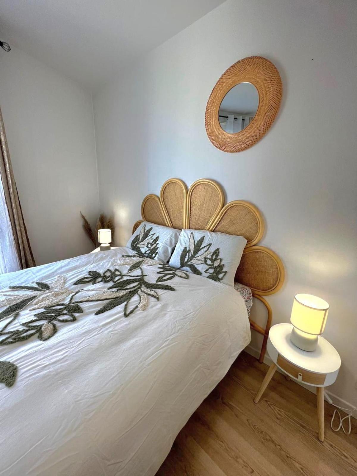 Appartement Elegant Et Lumineux Romainville Exterior foto