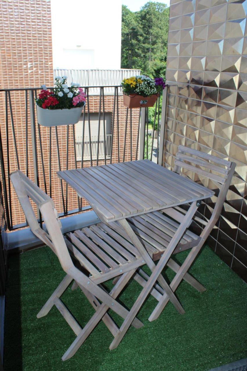 Appartement Elegant Et Lumineux Romainville Exterior foto
